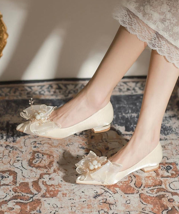 Chaussures à bout pointu en perles plates et nœud en abricot