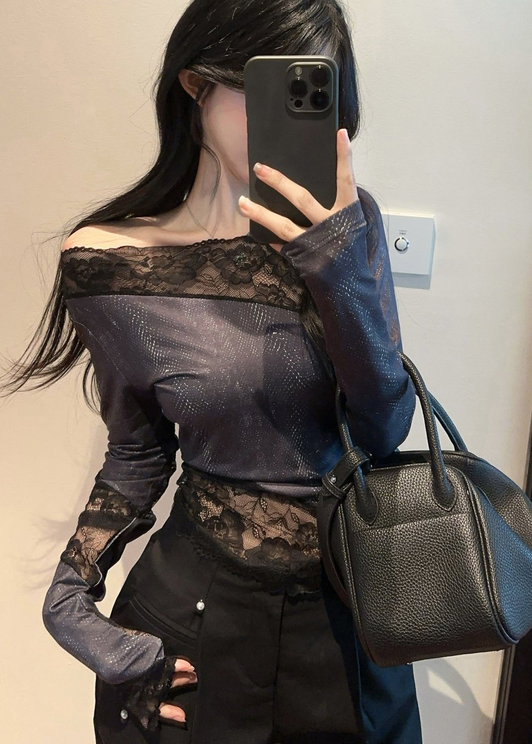 Haut asymétrique patchwork bleu marine à épaules dénudées, printemps YP013