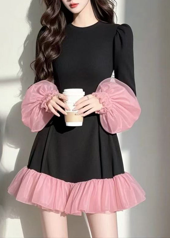 Robe de vacances décontractée à manches bouffantes et patchwork noire en tulle moyen