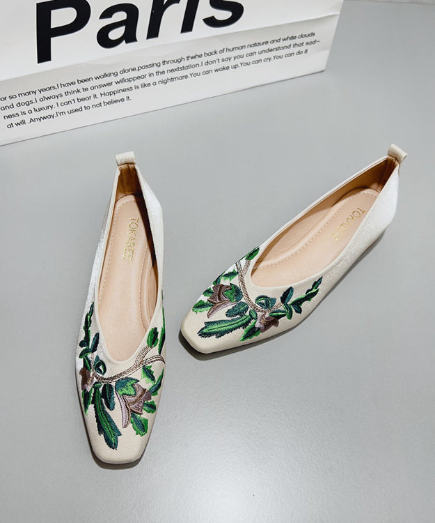 Chaussures plates chinoises brodées en satin vert