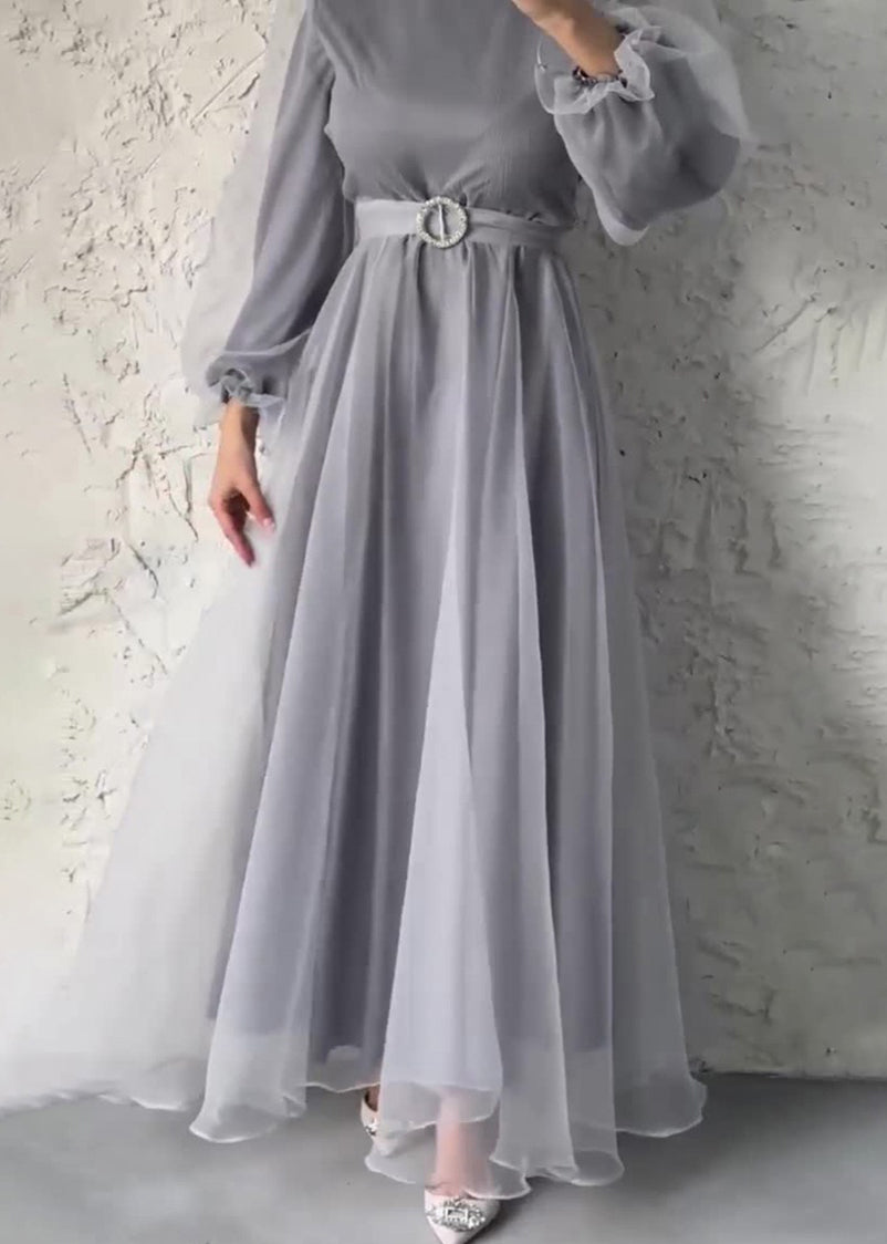 Robe longue en tulle vert chic à col mi-haut et manches longues pour l'automne QL031