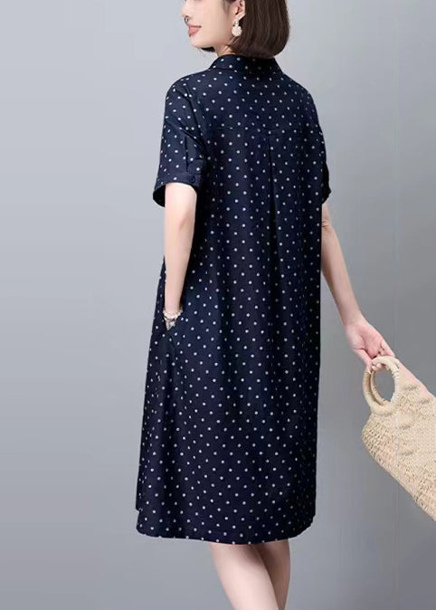Robe d'été élégante en coton bleu marine avec col à pois et Peter mi-printemps