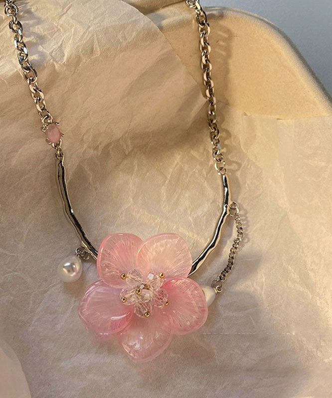 Collier pendentif à pompon floral en acier inoxydable rose rétro avec perles YA015