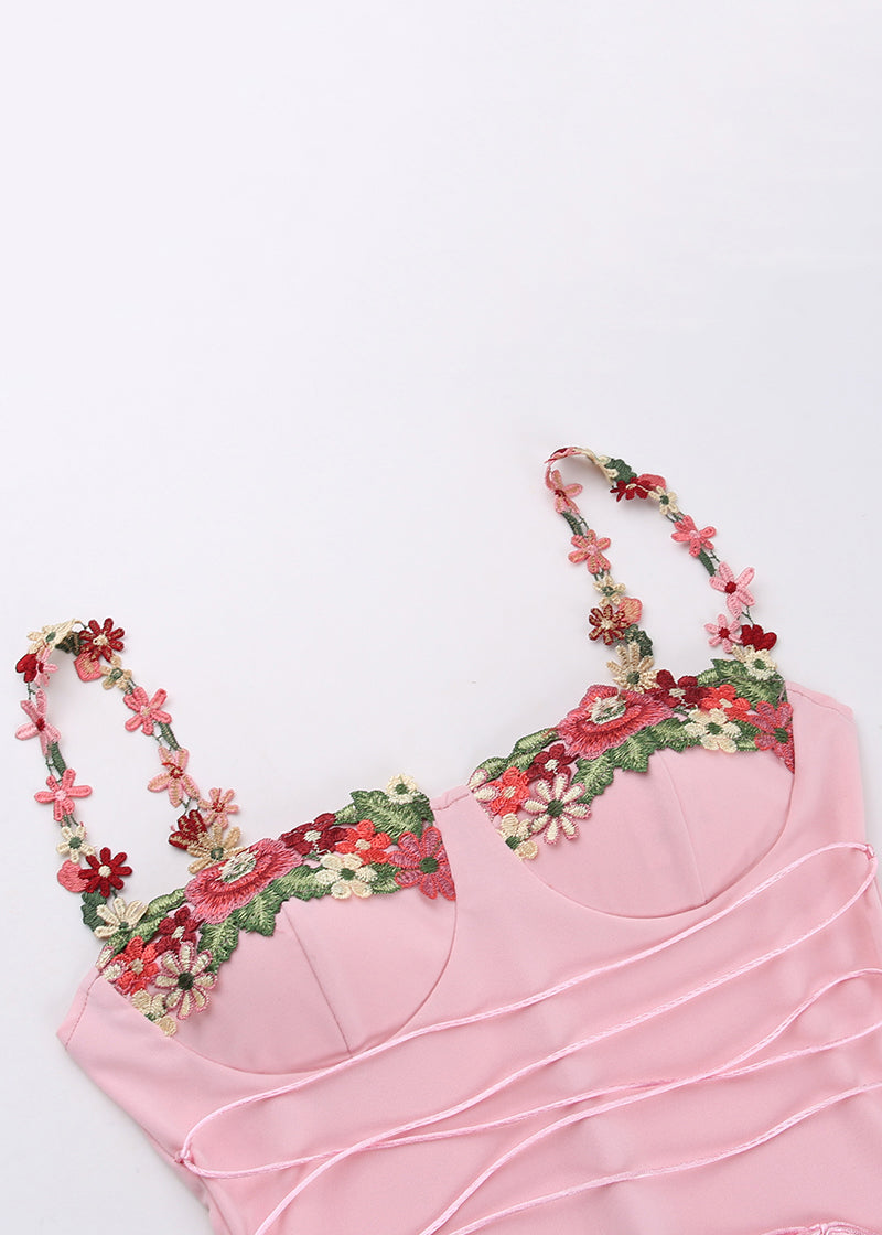 Robe élégante à bretelles florales en patchwork de coton rose à fines bretelles