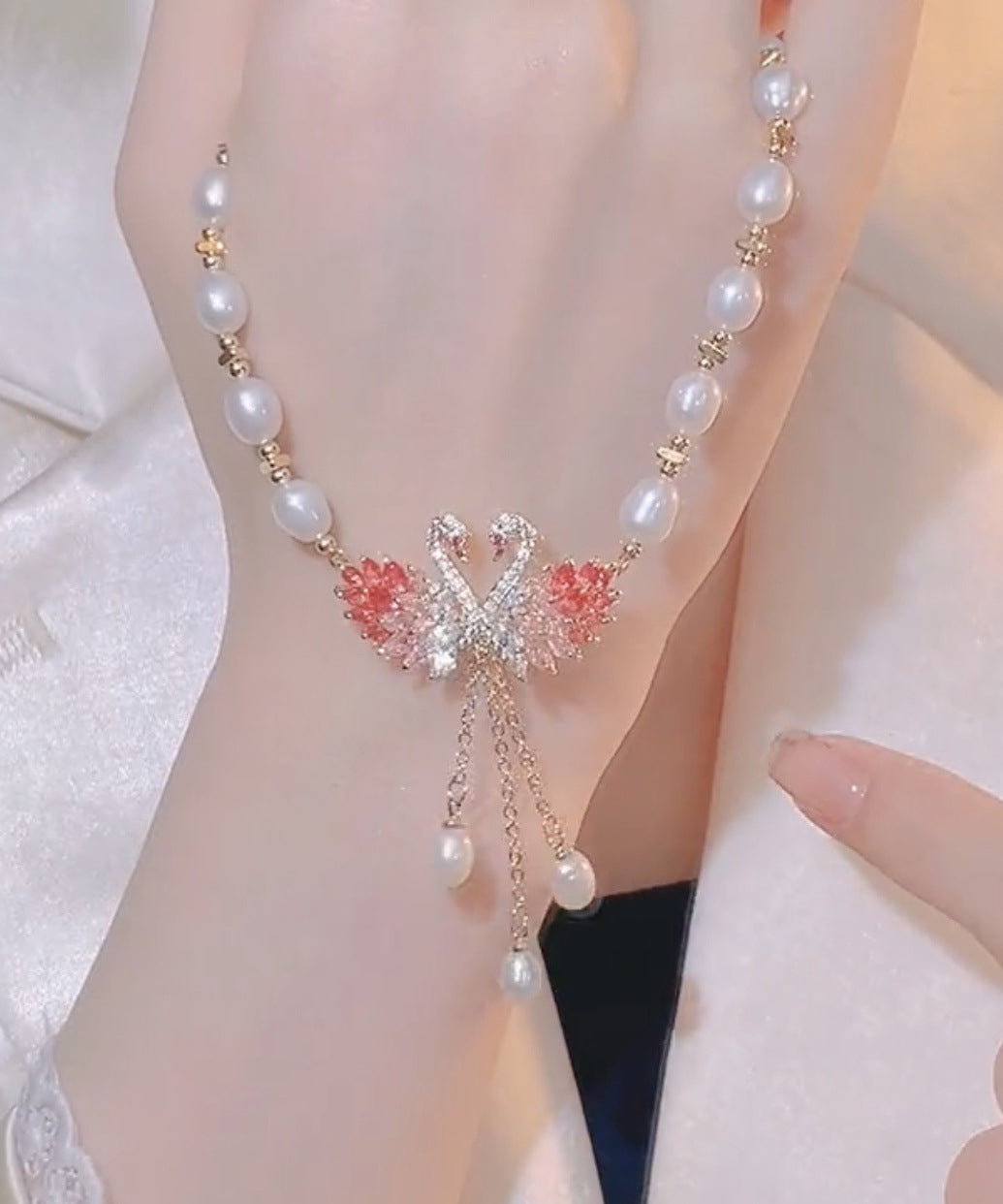 Collier avec pendentif en perles de cygne surdorées en cuivre violet clair YD044