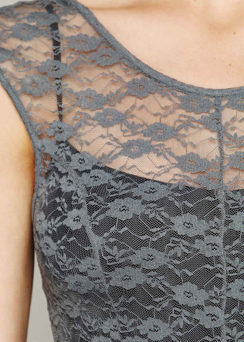 Robe longue asymétrique en dentelle ajourée, coupe ajustée, rose, été, TH051