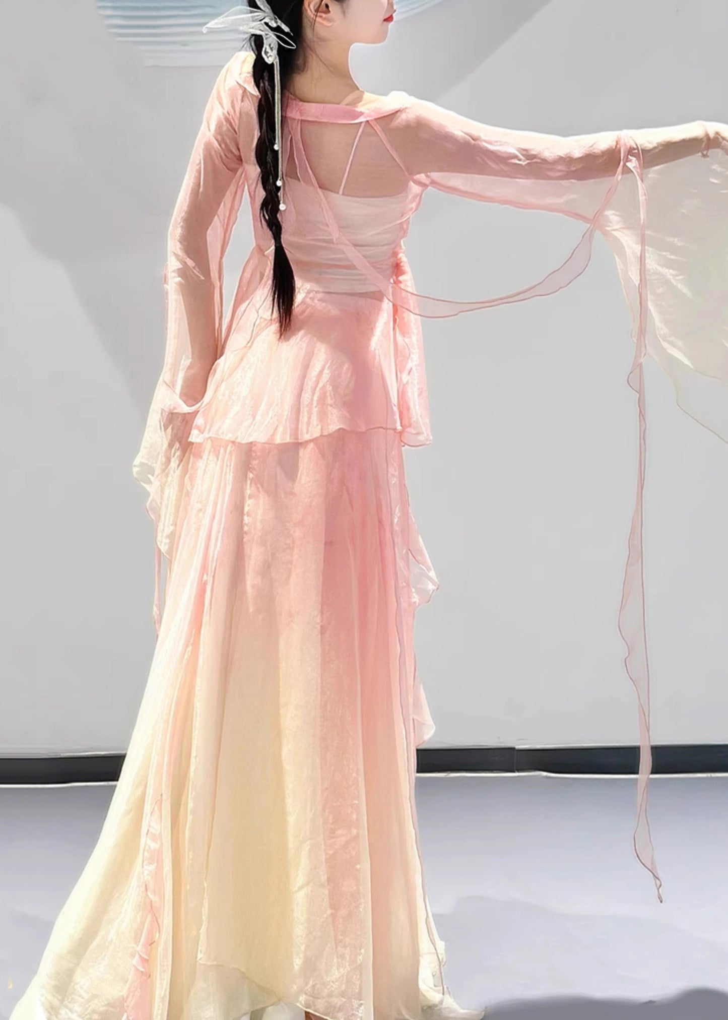 Pieces Zweifarbige Maxiröcke Aus Seide Mit Rosafarbenem Ausschnitt Und V-förmigem Farbverlauf