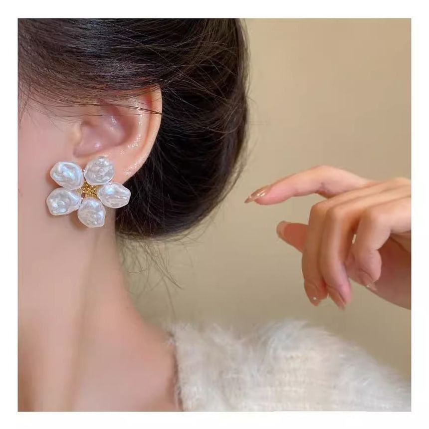 Statement Floral Alloy Earring Faux Pearl