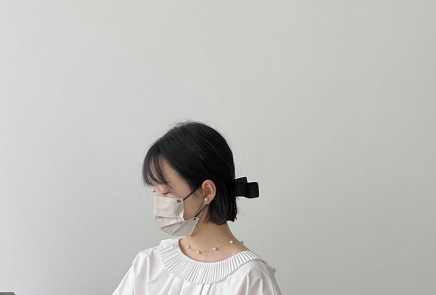 Puff-Sleeve V-Back Plain Crop Blouse