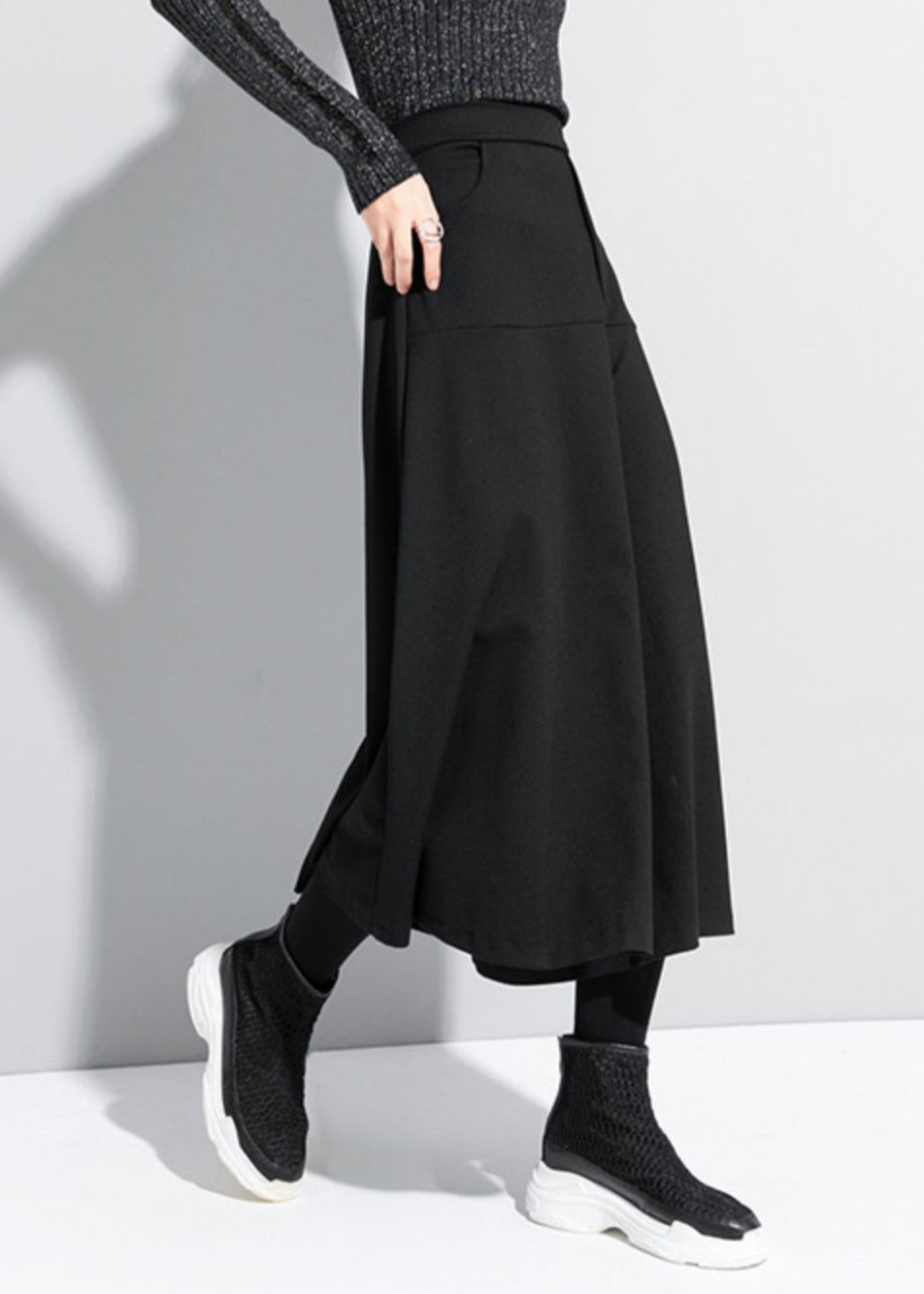 Lockerer schwarzer High Waist Crop Pants Rock Frühling RZ003