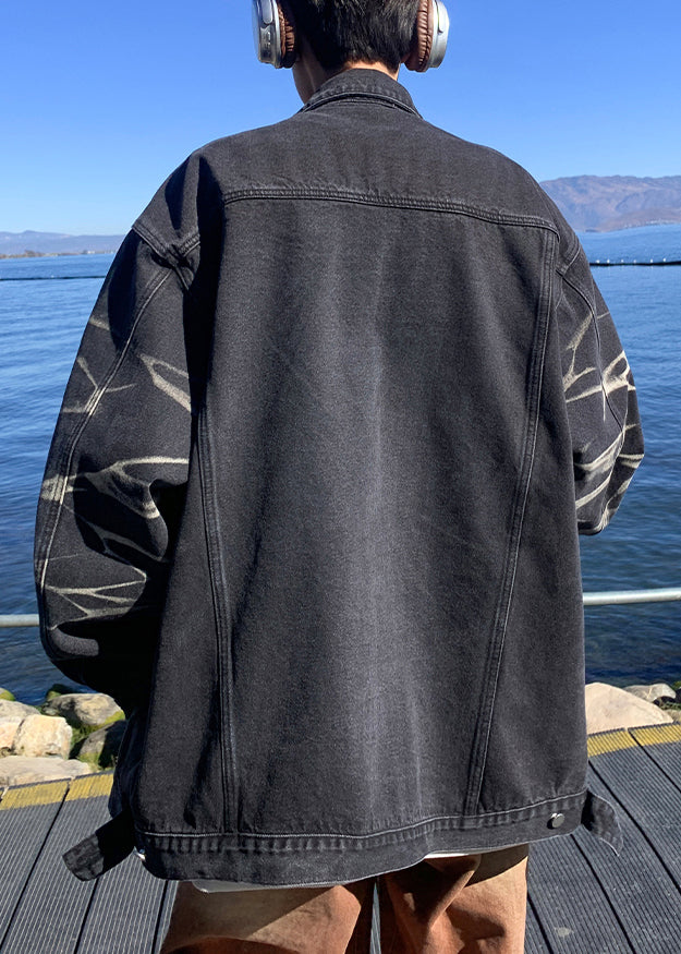 Manteaux noirs modernes en denim avec poches dégradées et boutons pour homme (TC042)