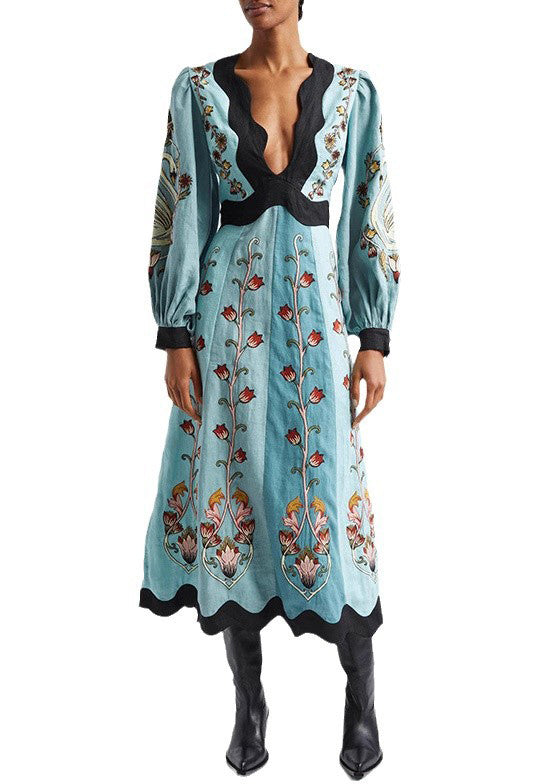 Robe longue originale en coton à col en V et imprimé bleu printanier dos nu