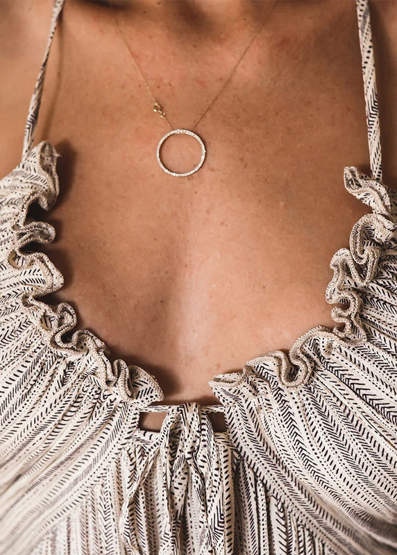 Robe à volants légère et sexy en dentelle et bretelles spaghetti en coton gris
