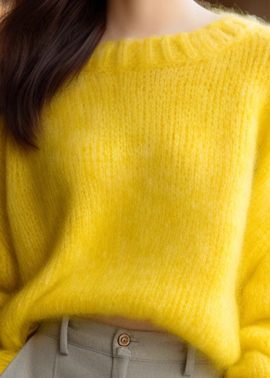 Einfacher gelber O-Ausschnitt-Strickpullover für den Winter WX027