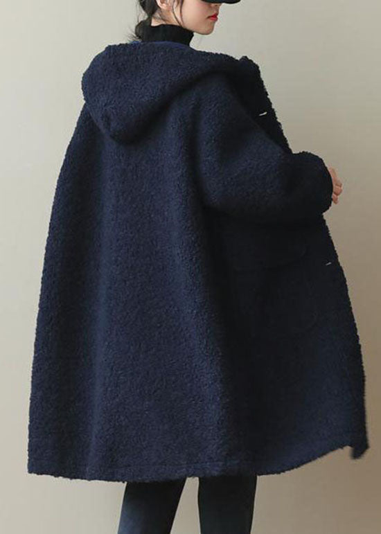 Manteau d'hiver en fausse fourrure à capuche et boutons bleus pour femme QD009