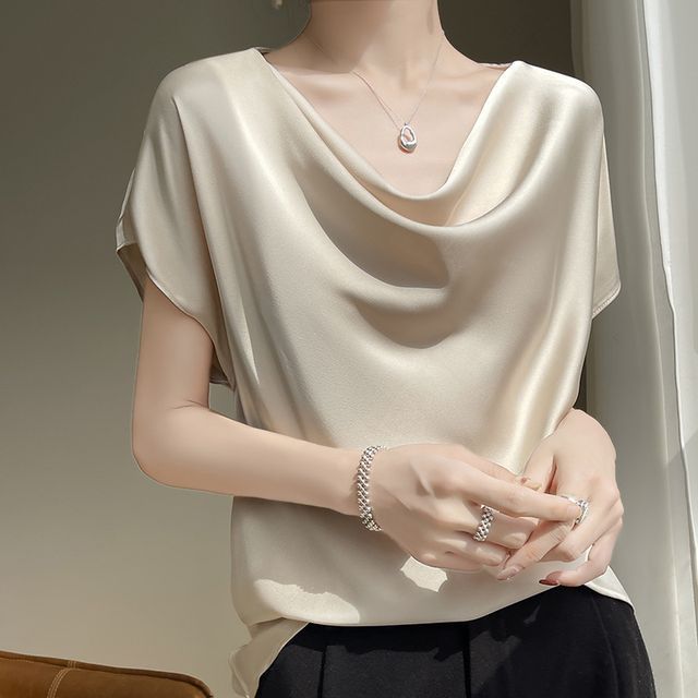 Short-Sleeve V-Neck Plain Knit Top