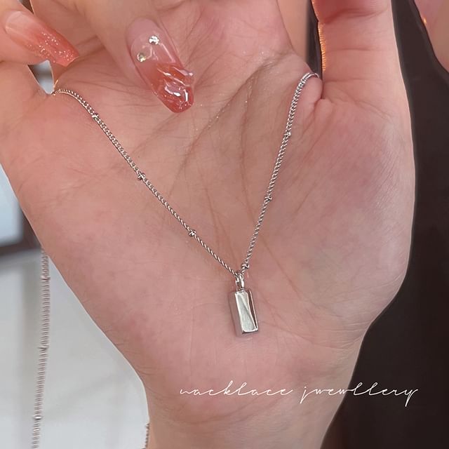 Necklace Bar