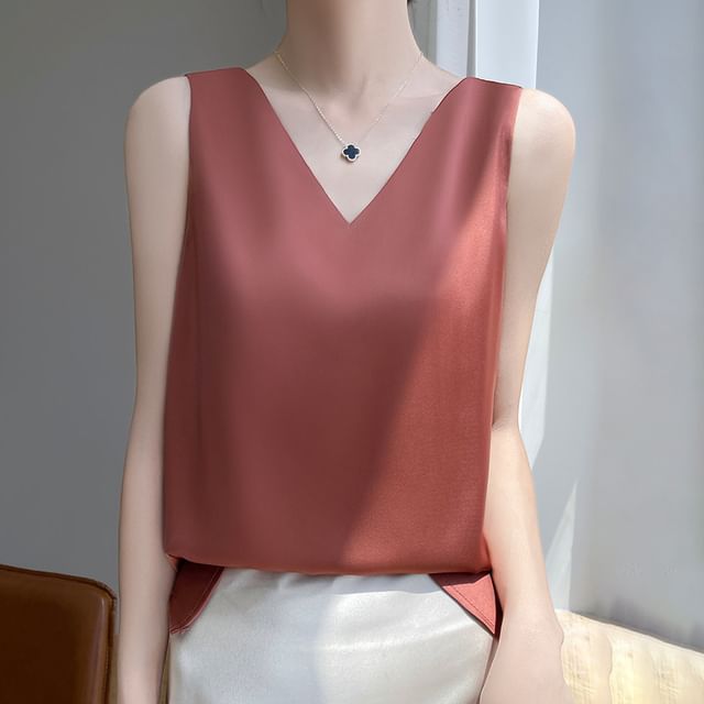 Scoop Neck Plain Satin Tank Top