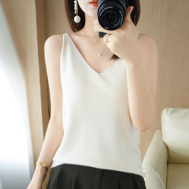 V-Neck Plain Knit Tank Top