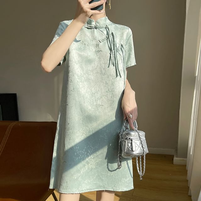 Short-Sleeve Stand Collar Floral Jacquard Frog Buttoned Satin Shift Dress