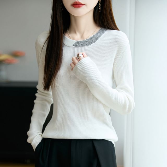 Long-Sleeve Round Neck Rhinestone Ribbed Knit Top