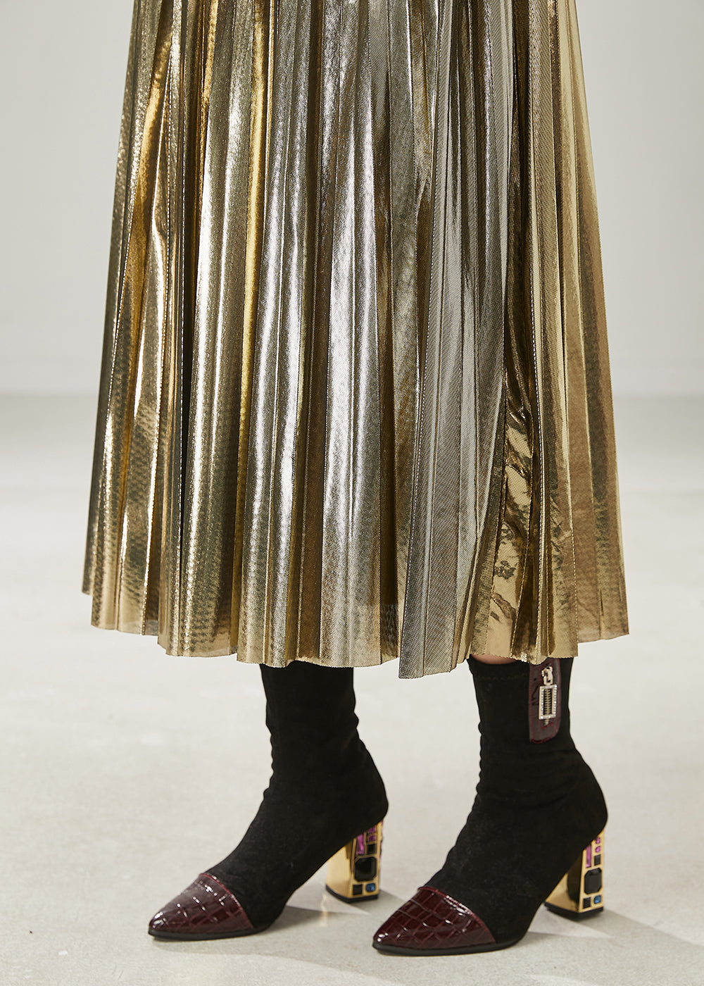 Jupe plissée à ourlet extra large couleur champagne italienne pour l'été AZ1017