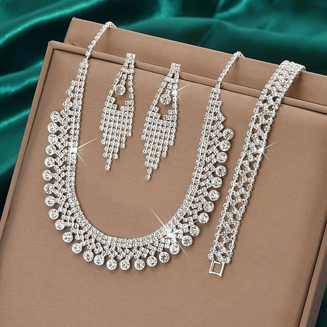 Ensemble de 4 boucles d'oreilles en alliage et strass