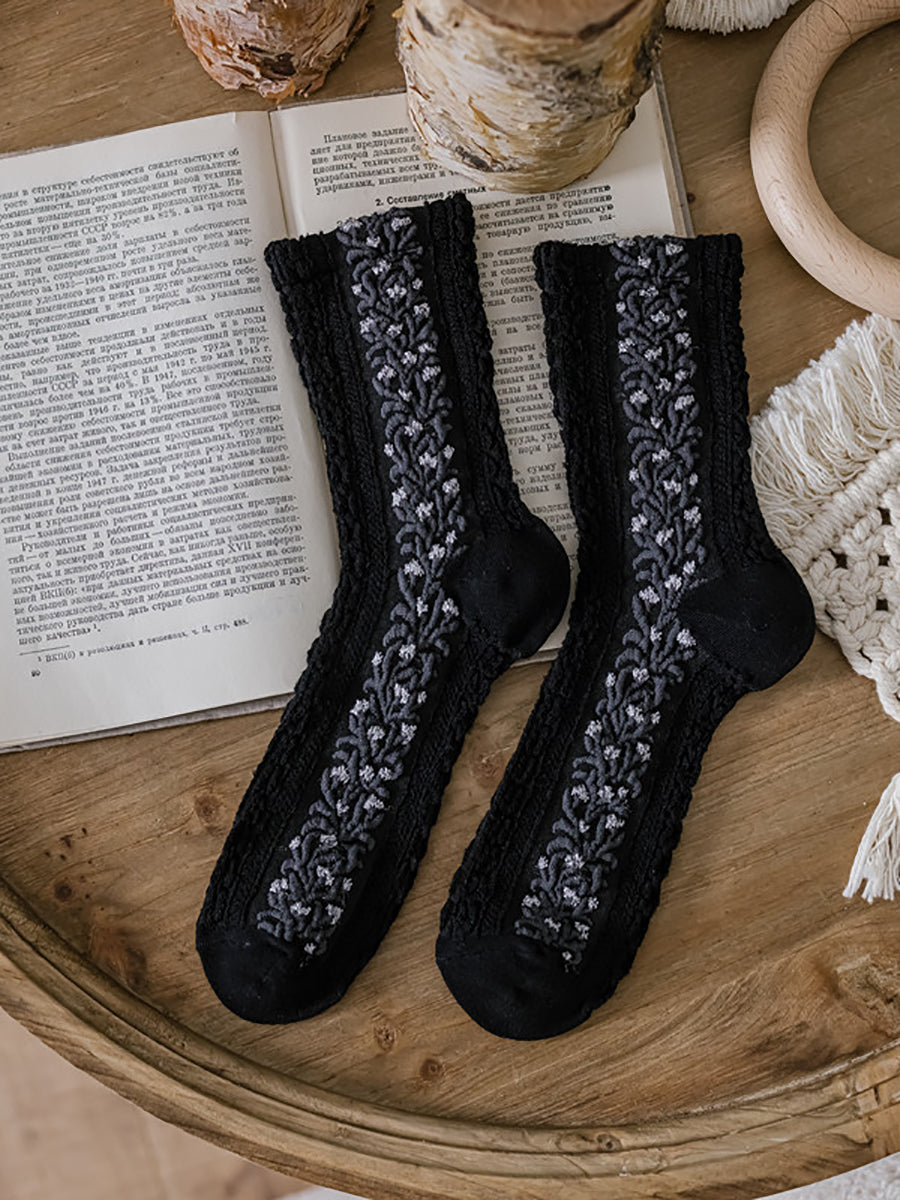 3 Pairs Women Artsy Flower Jacquard Black White Socks AT1018