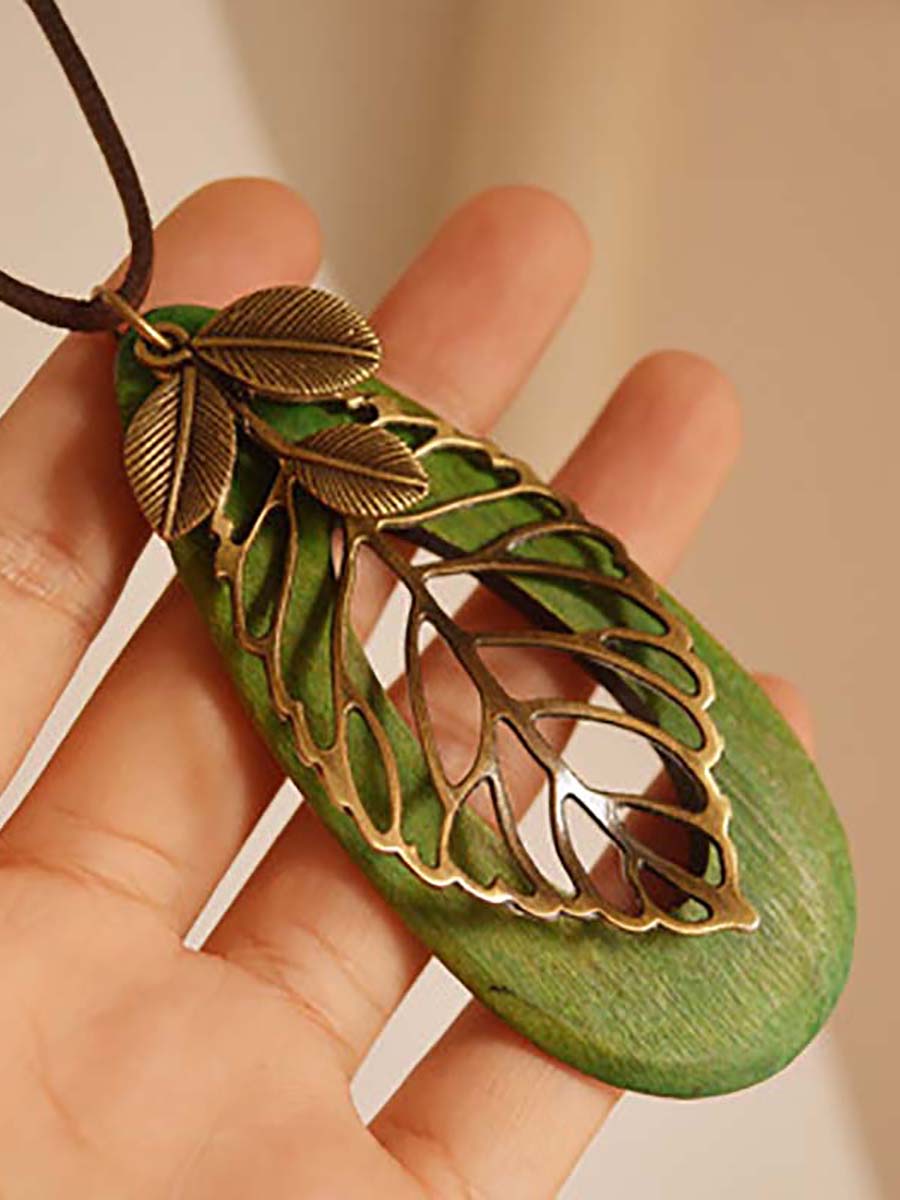 Artsy Hollow Out Metal Leaf Oval Wool Necklace AT1058