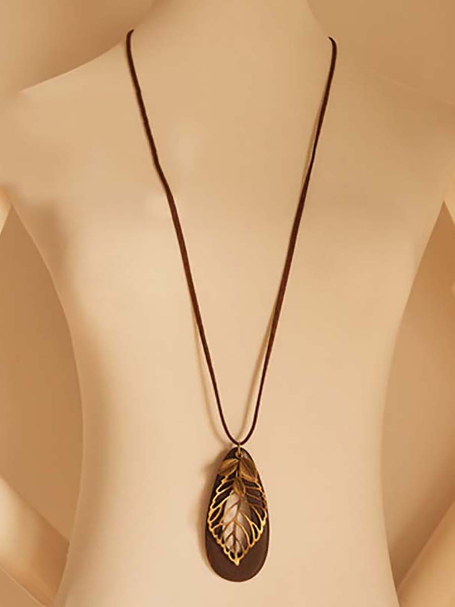 Artsy Hollow Out Metal Leaf Oval Wool Necklace AT1058