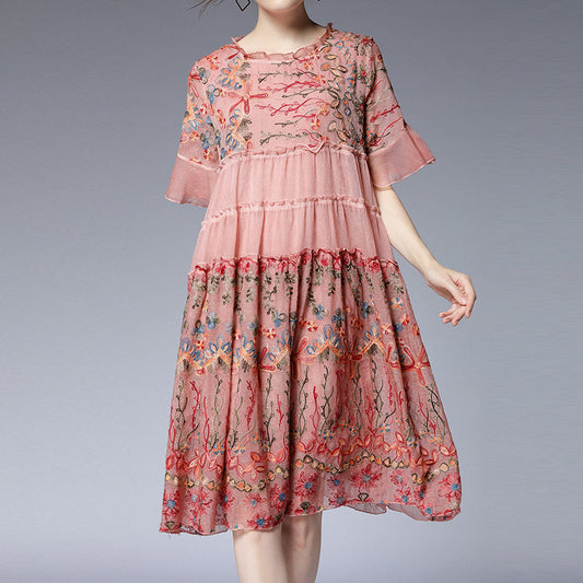 Robe en soie brodée surdimensionnée à col rond rose chic à manches évasées LY0683