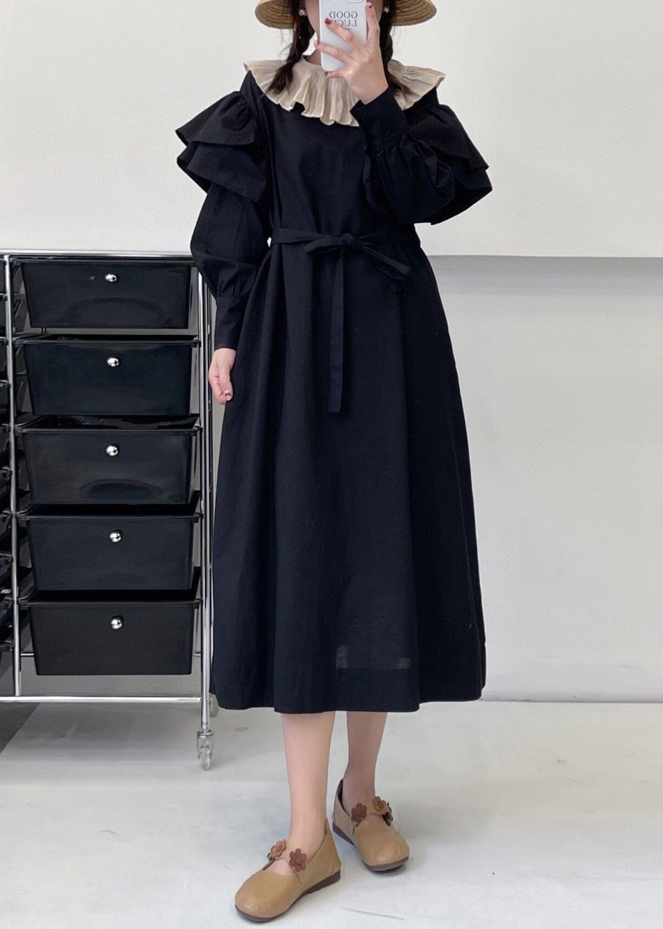 Robe noire unie en coton à volants pour l'été NN027 