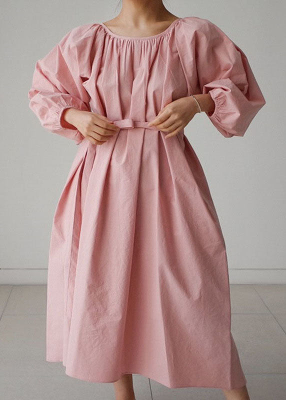 Robe froissée col rond rose maxi manches trois quarts en coton 