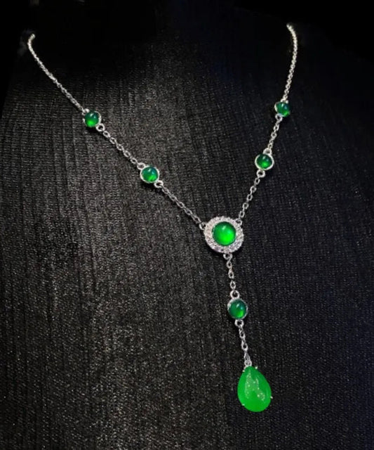 Collier avec pendentif à pompon en jade et zircon vert surdoré en argent sterling 2024 AC1033