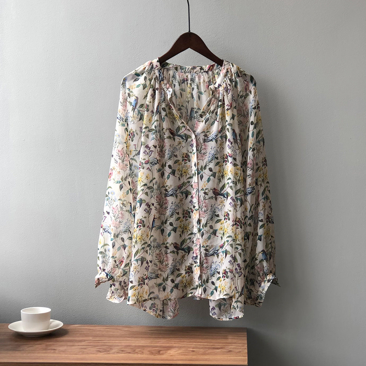 Chemise ample à col en V et motif floral pour femme RR1006