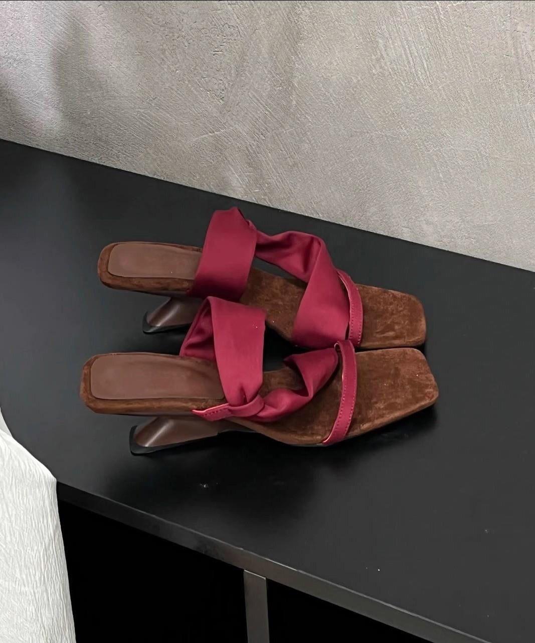 Sandales à bout ouvert en similicuir rose à brides abricot 2025