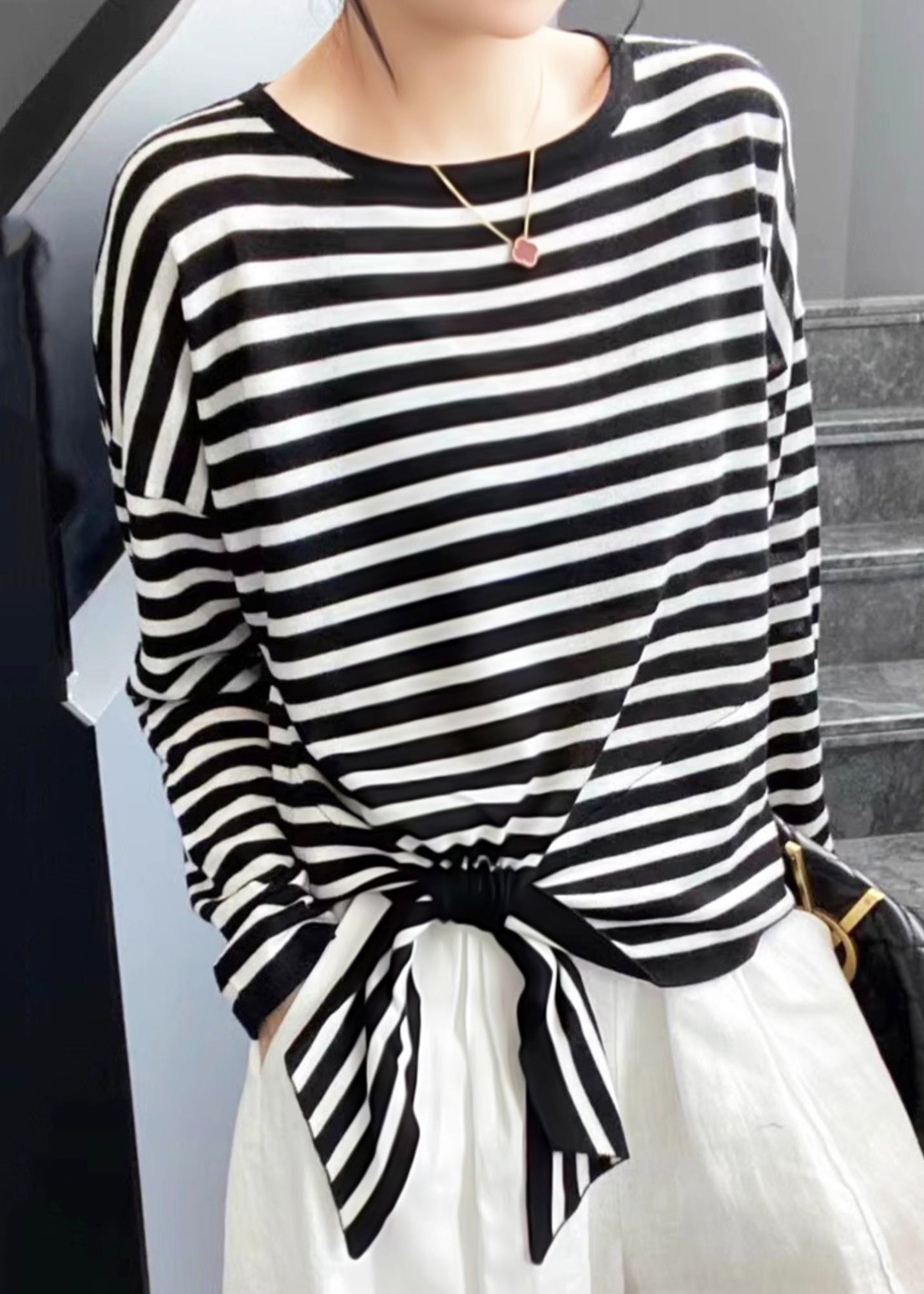 Chemise en coton à col ample et rayures noires à lacets Spring OT 