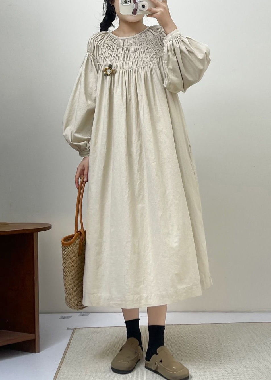 Robe en coton uni beige à lacets et manches longues NN044