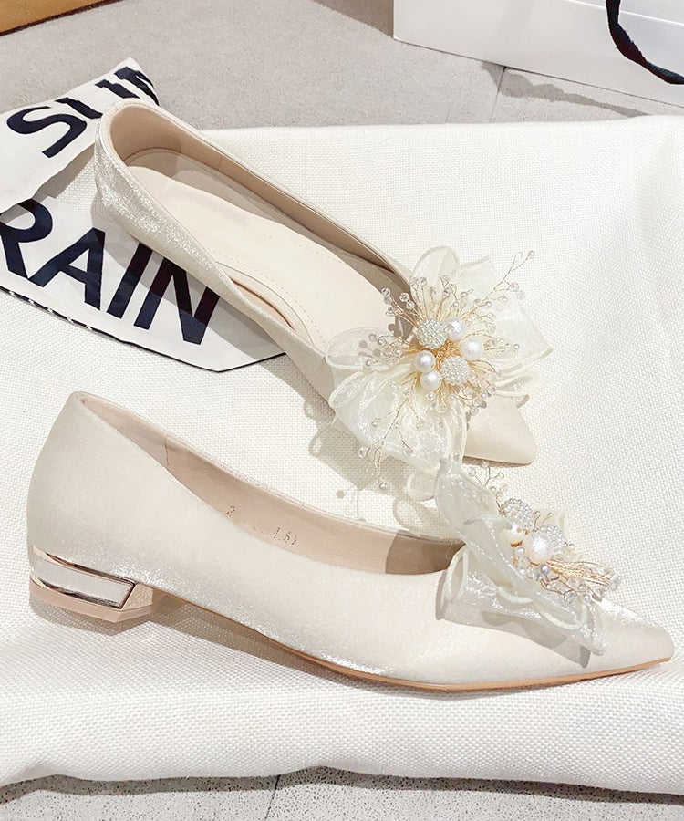 Chaussures à bout pointu en perles plates et nœud en abricot