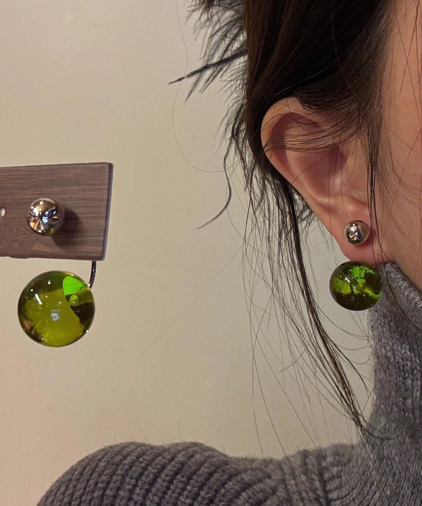 Boucles d'oreilles clous en cire Art Acrylique Vert Miel