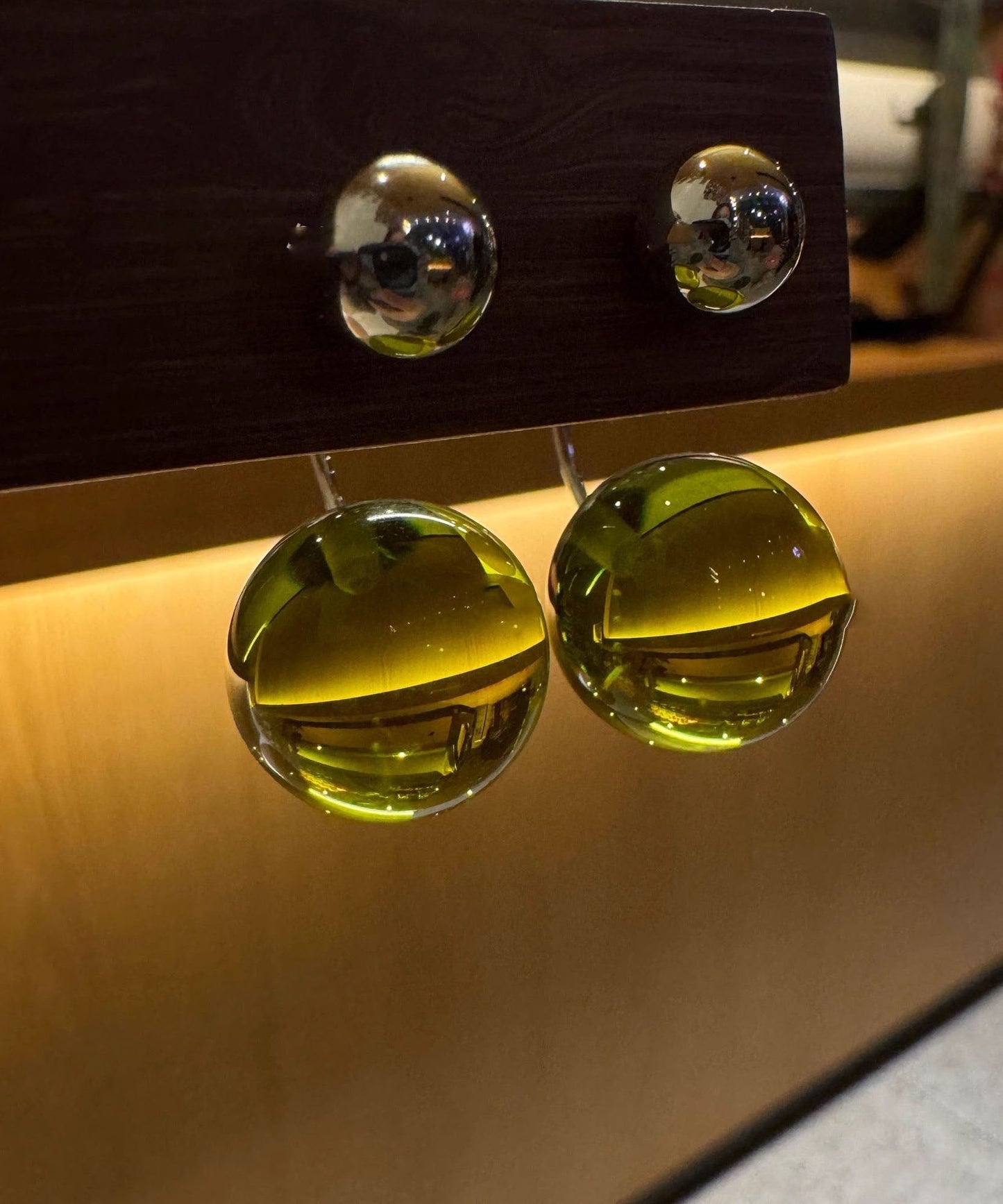 Boucles d'oreilles clous en cire Art Acrylique Vert Miel