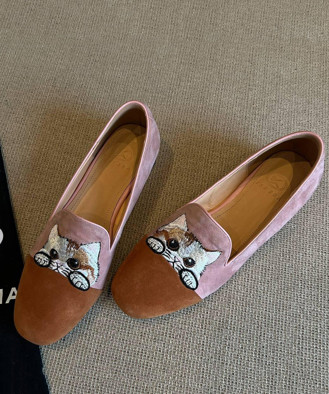 Magnifiques mocassins Penny brodés en daim marron YC015