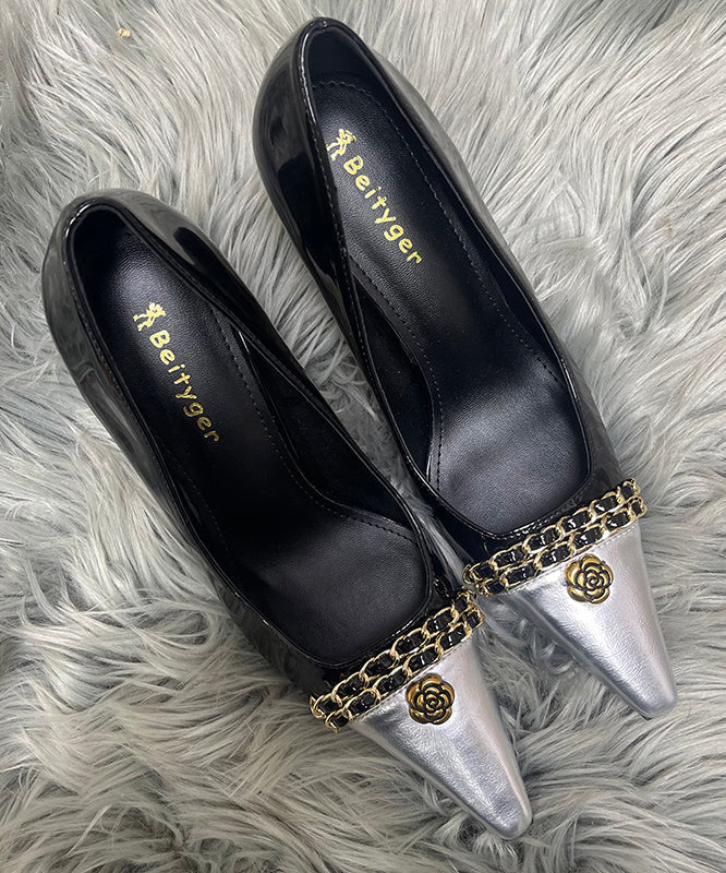 Escarpins à talons aiguilles chics noirs en peau de mouton avec épissure et paillettes