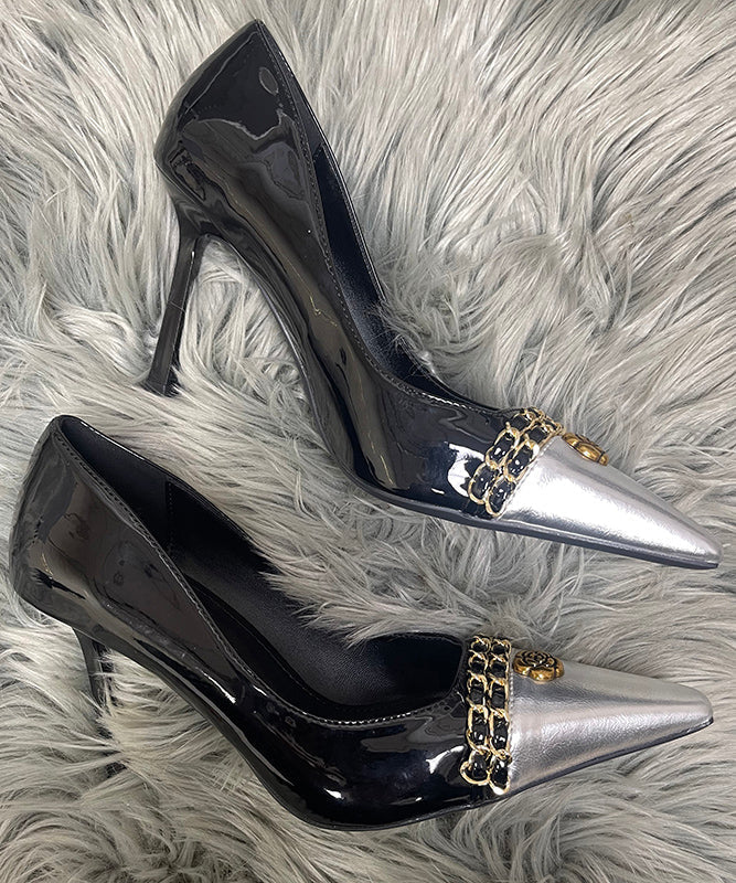 Escarpins à talons aiguilles chics noirs en peau de mouton avec épissure et paillettes