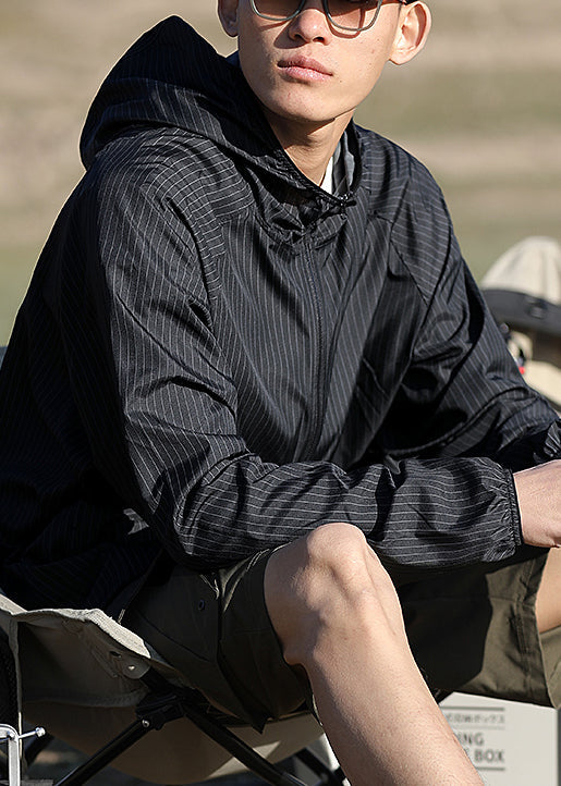 Manteau à capuche zippé en soie à fines rayures pour homme, noir