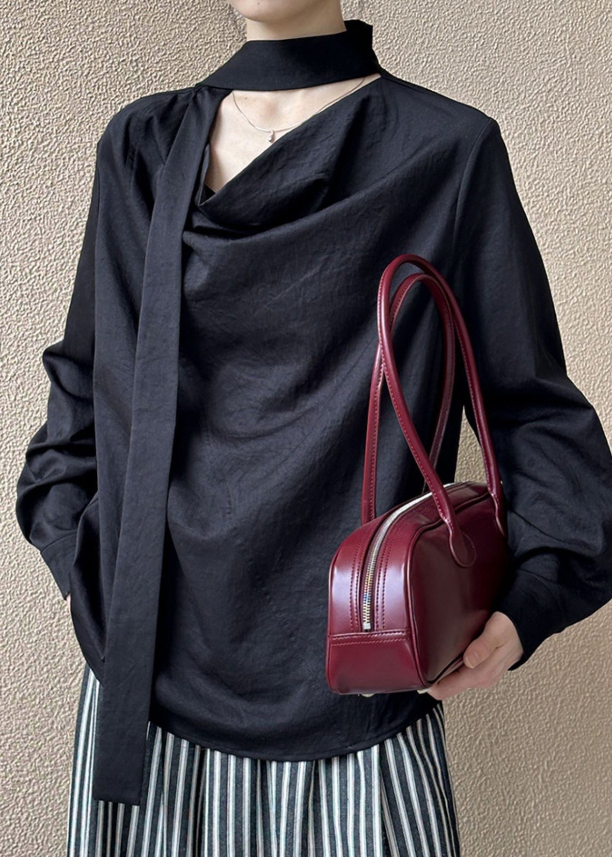 T-shirt asymétrique à manches longues noir