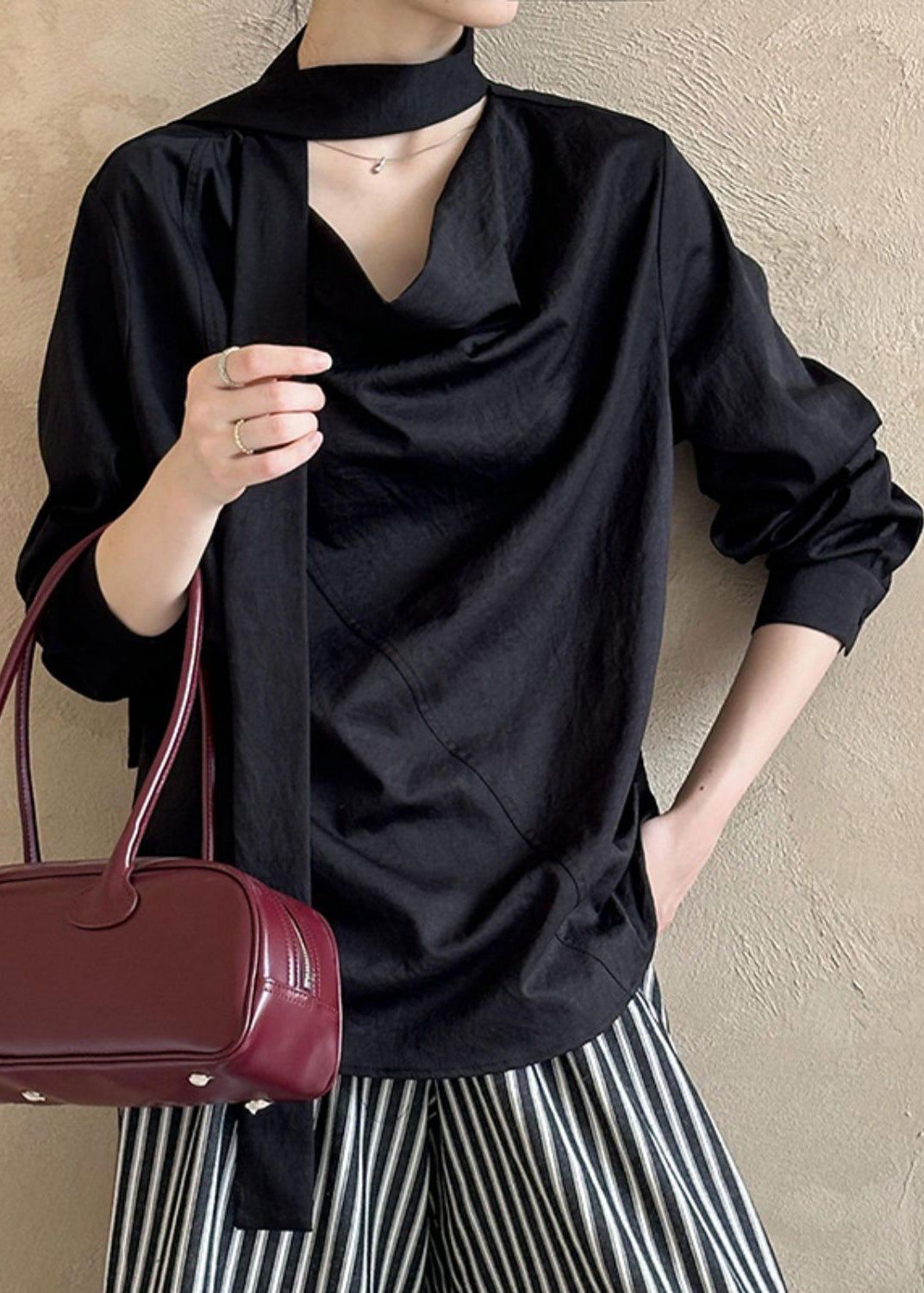 T-shirt asymétrique à manches longues noir