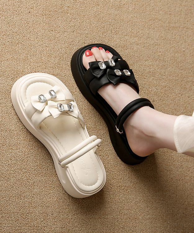 Plateforme coulissante en similicuir bohème noir avec nœud en zircon