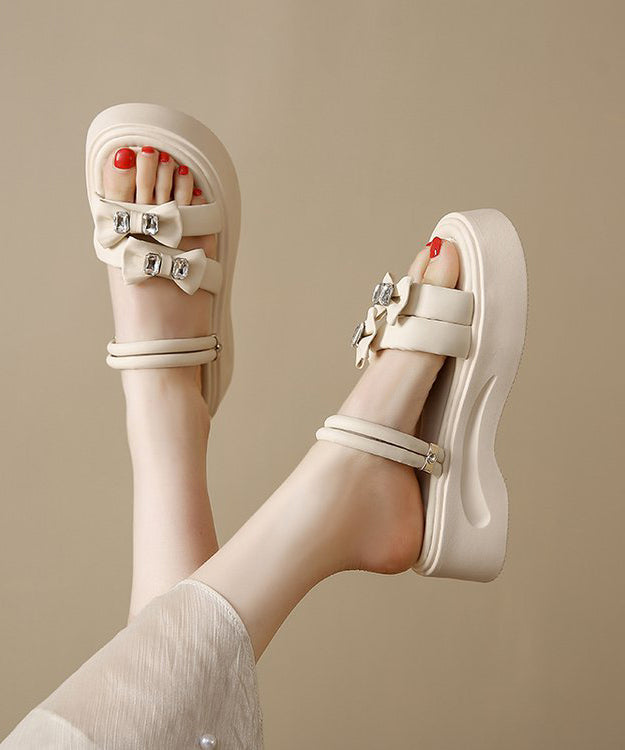 Plateforme coulissante en similicuir bohème noir avec nœud en zircon