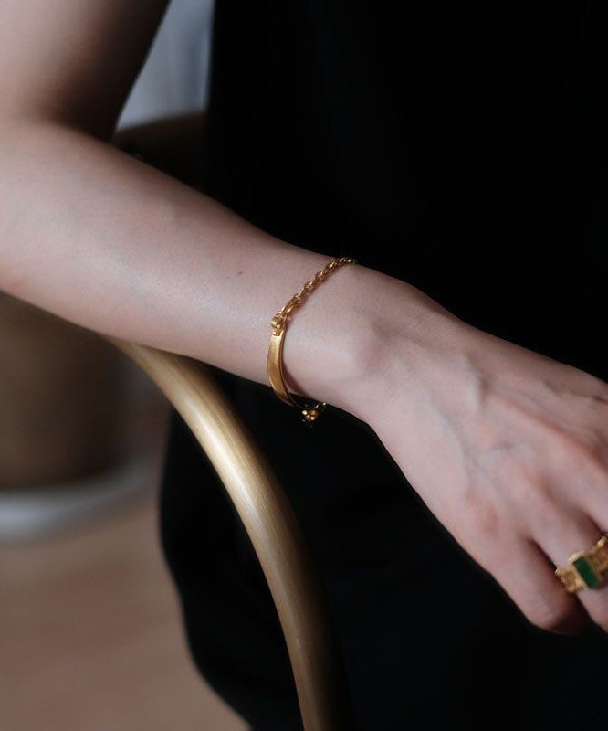 Kurzes dickes Armreif aus vergoldetem Sterlingsilber mit Kette YI029